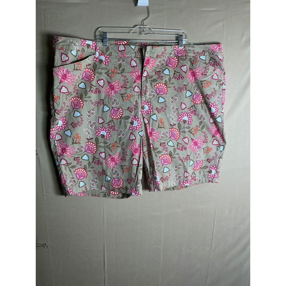 St. Johns Bay Bermuda Shorts Womens 30W Khaki Pink Floral Excellent Cotton Plus